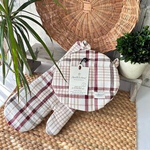 🌴Nice Hearth & Hand 2pc Fall Plaid Burgundy/Brown Oven Mitts Duo